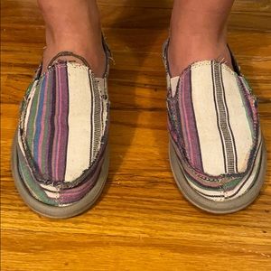 Sanuk Sidewalk Surfers